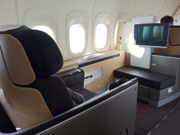 Review Lufthansa First Class Boeing 747 8 Mexico City Sitz Schale