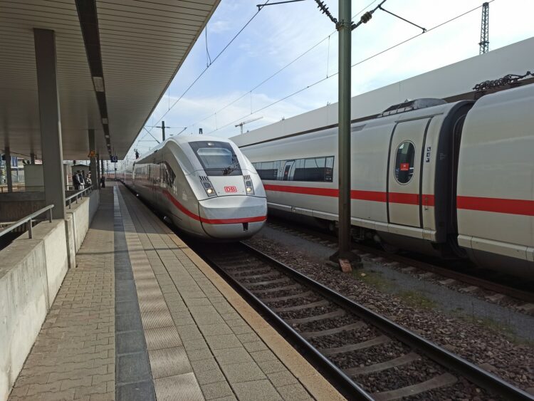 Bahn Zug Ice Mannheim