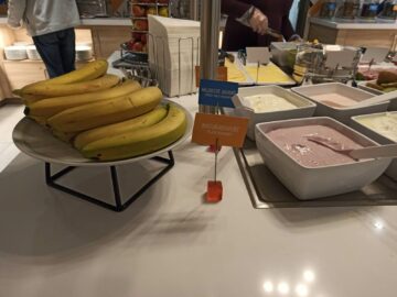 Hampton By Hilton Frankfurt Airport Fruehstueck Joghurt
