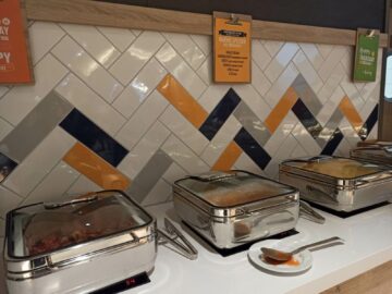 Hampton By Hilton Frankfurt Airport Fruehstueck Warme Speisen