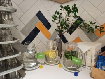 Hampton By Hilton Frankfurt Airport Fruehstueck Wasser