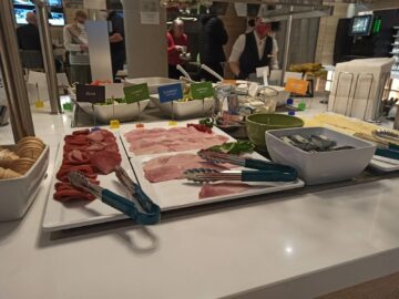 Hampton By Hilton Frankfurt Airport Fruehstueck Wurst