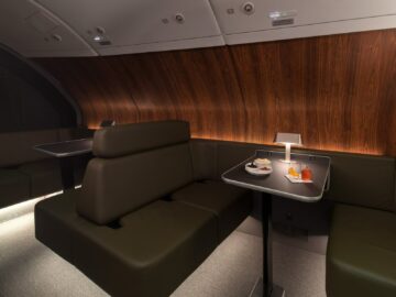 Qantas A380 Neue Onboard Lounge Tisch Copyright