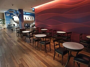 Turkish Airlines Business Lounge Istanbul Essbereich Vor Kinderecke