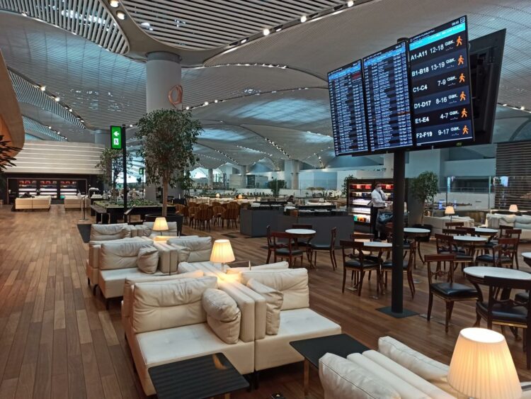 Turkish Airlines Business Lounge Istanbul Hinterer Teil Blick Nach Vorne