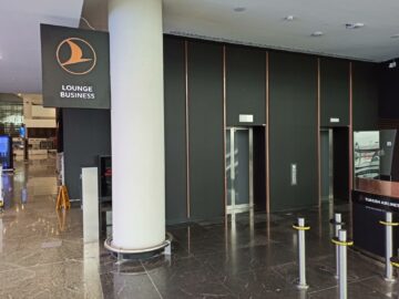 Turkish Airlines Business Lounge Istanbul Schild