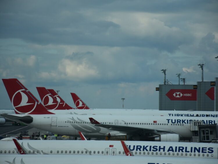Turkish Airlines Flugzeuge Flotte Istanbul Flughafen