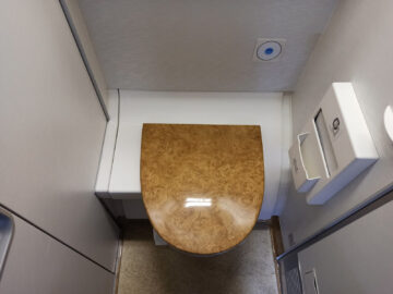 Emirates Business Class A380 Bad Toilette