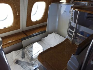 Emirates Business Class A380 Bett Vorne
