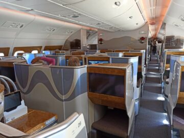Emirates Business Class A380 Kabine Kleiner Bereich Vor Bar