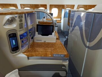 Emirates Business Class A380 Kabine Mittelsitze Getrennt