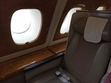 Emirates Business Class A380 Sitz Fensterplatz Mit Ablage