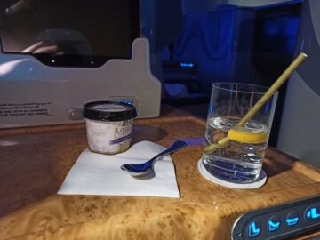 Emirates Business Class A380 Snack Eis