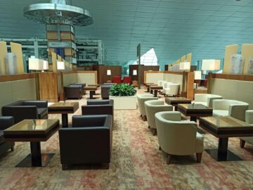 Emirates Business Class Lounge Dubai Concourse A Hinten