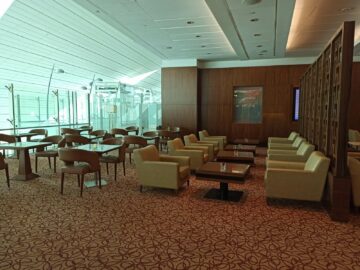 Emirates Business Class Lounge Dubai Concourse A Leere Sitze