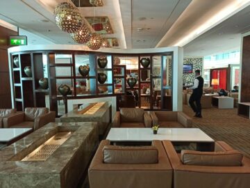 Emirates Business Class Lounge Dubai Concourse A Sitzgelegenheite A14