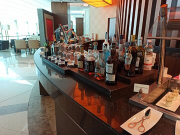 Emirates Business Class Lounge Dubai Concourse A Spirituosen