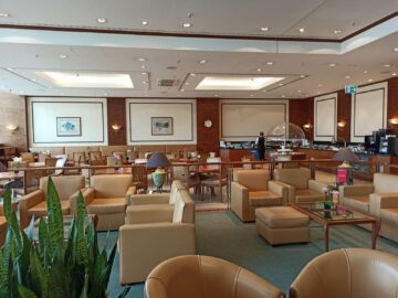 Emirates Lounge Frankfurt Blick Essbereich