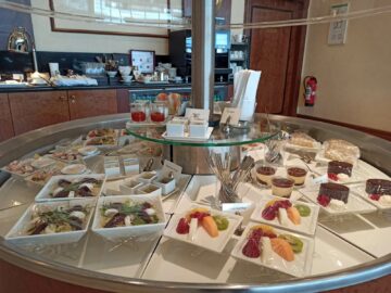 Emirates Lounge Frankfurt Kaltes Buffet Obst