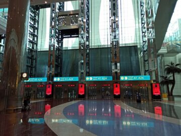 Flughafen Dubai Aufzuege Zu Den A Gates