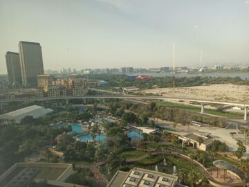 Grand Hyatt Dubai Zimmer Ausblick Pools