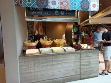 Hyatt Regency Dubai Creek Heights Fruehstueck Rohkost