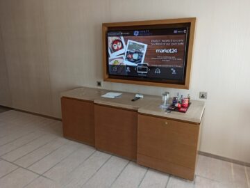 Hyatt Regency Dubai Creek Heights Tv