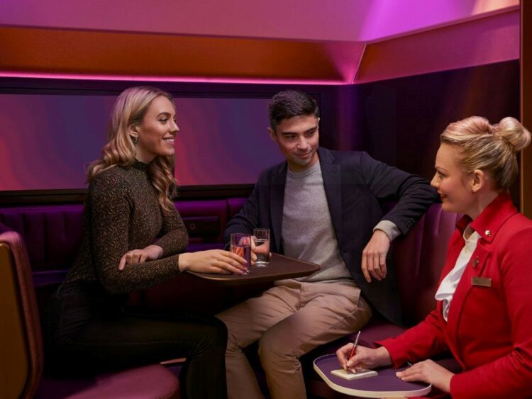 Virgin Atlantic A350 The Booth Personen