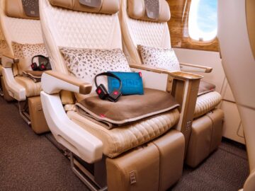 Emirates Premium Economy Class Kopfhoerer Copyright