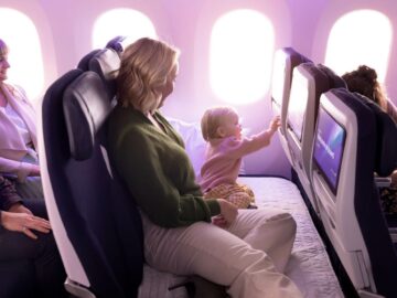 Air New Zealand Economy Skycouch Besetzt Copyright