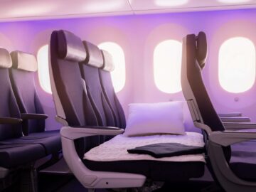 Air New Zealand Economy Skycouch Leer Copyright