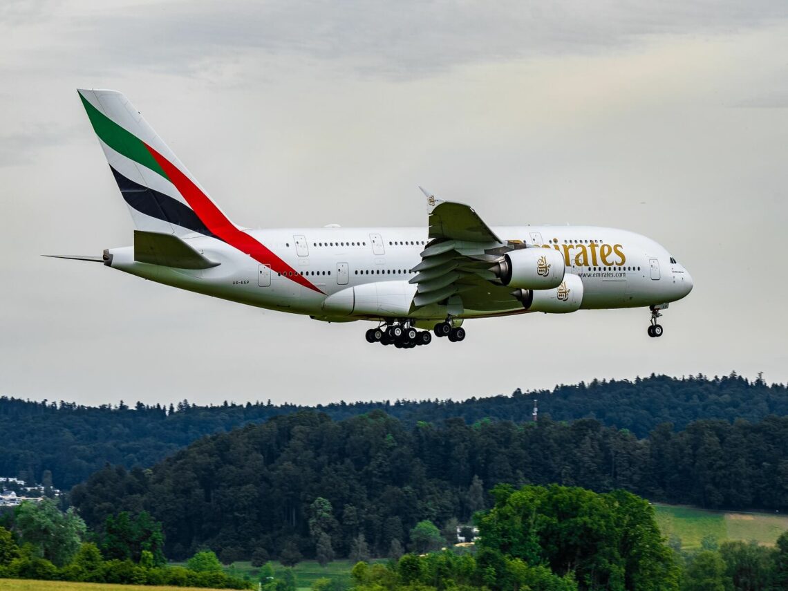 Flugzeug Emirates Airbus A380 Close Up Zurich Ii
