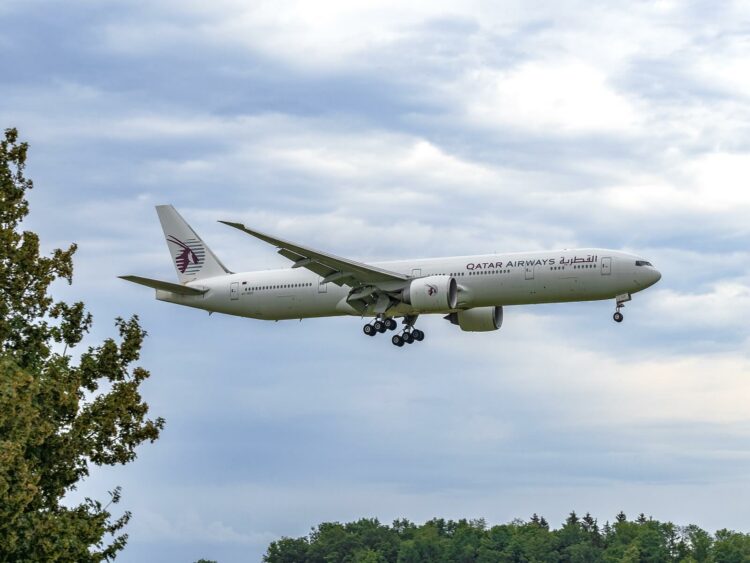 Flugzeug Qatar Airways Boeing 777 Zurich
