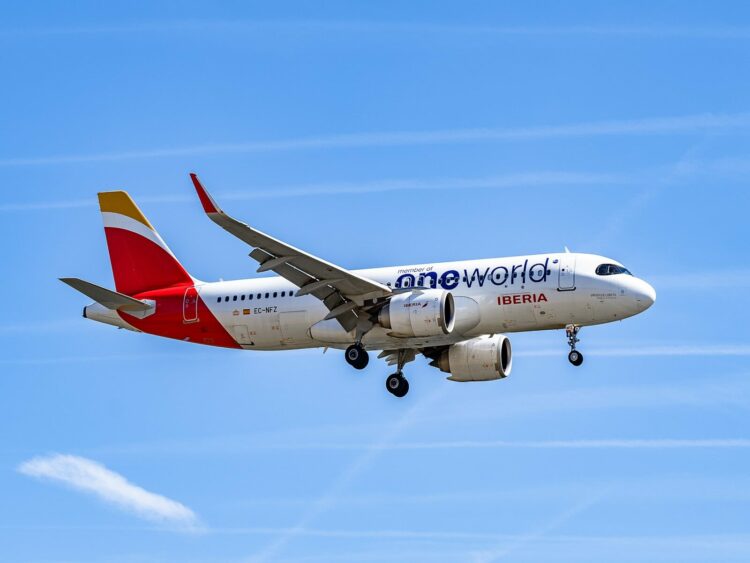 Flugzeug Iberia A320neo Oneworld Livery