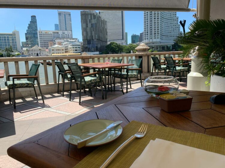 Peninsula Bangkok Fruehstueck Aussicht 1