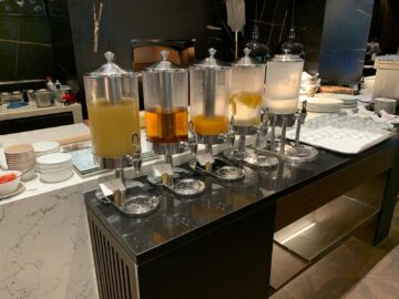 Sindhorn Kempinski Fruehstuecksbuffet Saefte 1