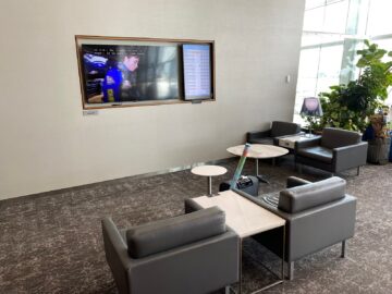 Air Canada Maple Leaf Lounge Montreal Sitzmoeglichkeit