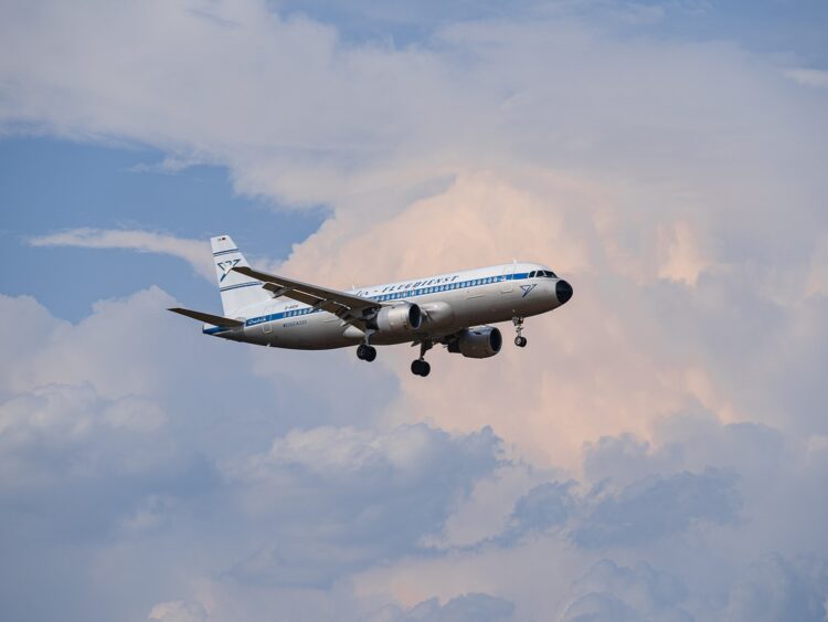Flugzeug Condor A320 Retro Livery