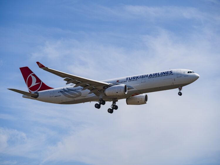 Flugzeug Turkish Airlines A330