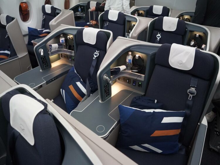 Lufthansa Neue Business Class A350 900 Mittelsitz