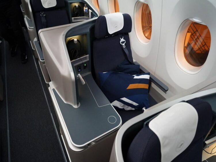 Lufthansa Neue Business Class A350 900 Sitz 5k
