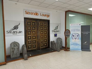 Srilankan Airlines Business Class Serendib Lounge Colombo Eingangstür