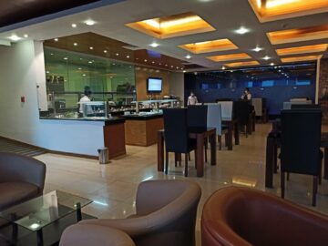 Srilankan Airlines Business Class Serendib Lounge Colombo Hinterer Bereich Blick Auf Buffet