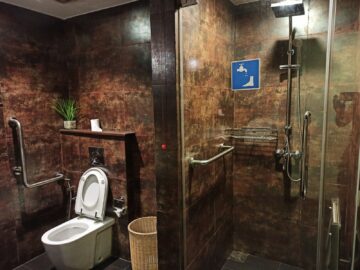 Srilankan Airlines Business Class Serendib Lounge Colombo Waschraum Dusche