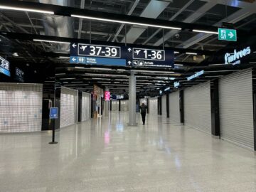 Flughafen Helsinki Geschaefte Geschlossen