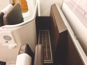 Oman Air Business Class A330 200 Ablage 2