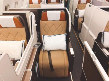 Oman Air Business Class A330 200 Sitz Gang 1