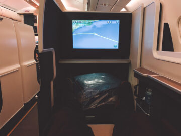 Oman Air Business Class A330 200 Sitz Gang 2