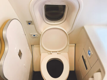Oman Air Business Class A330 200 Wc 1