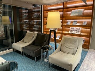 Qatar Airways Premium Lounge Bangkok Sessel 3
